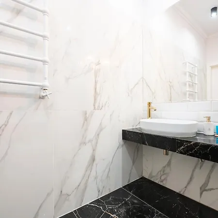 Artdeco Luxury Apartment