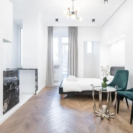 Artdeco Luxury Apartment