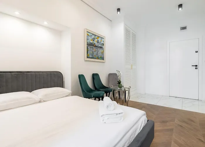 Artdeco Luxury By Bookinghost